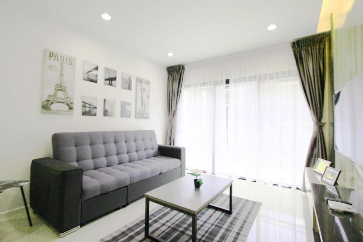 A Stylish High-Floor 2Br Suasana Suites Views Johor Bahru Esterno foto