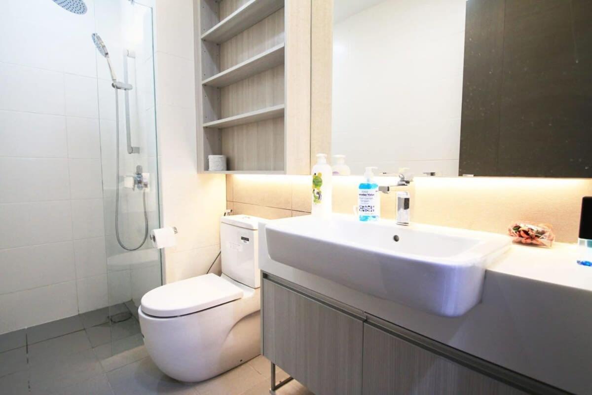 A Stylish High-Floor 2Br Suasana Suites Views Johor Bahru Esterno foto