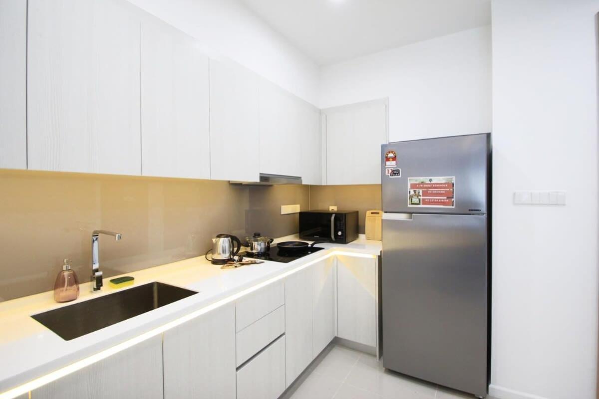 A Stylish High-Floor 2Br Suasana Suites Views Johor Bahru Esterno foto