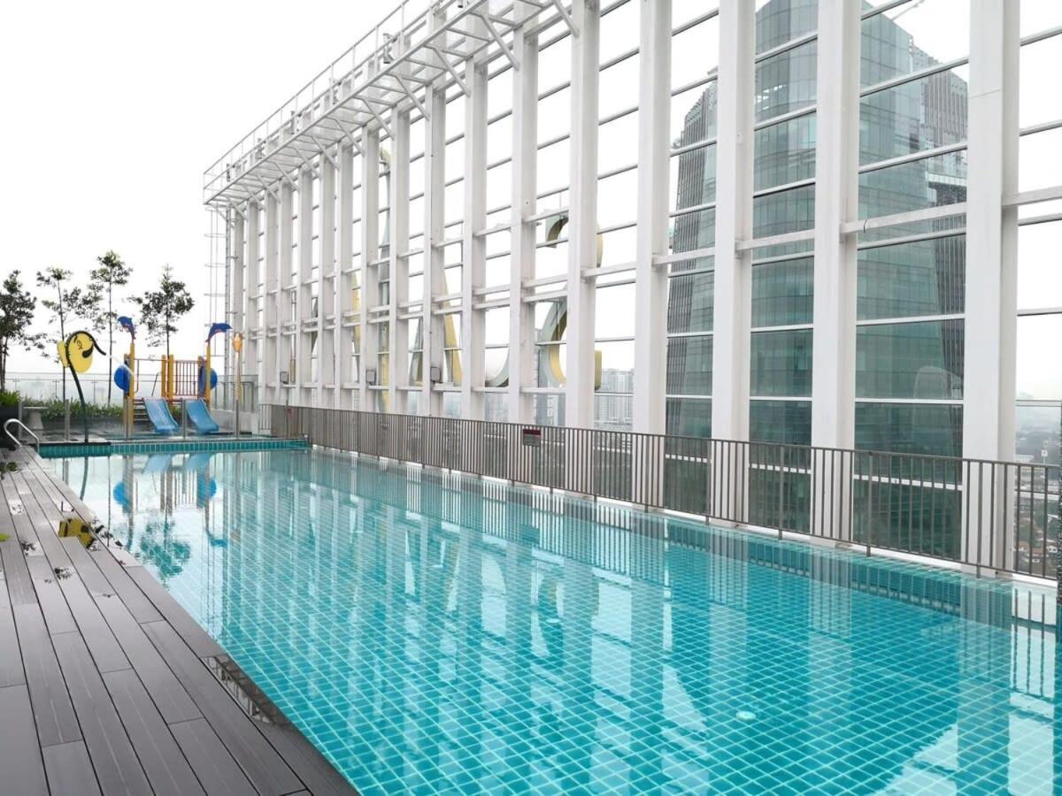 A Stylish High-Floor 2Br Suasana Suites Views Johor Bahru Esterno foto