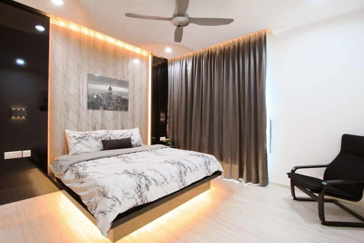 A Stylish High-Floor 2Br Suasana Suites Views Johor Bahru Esterno foto